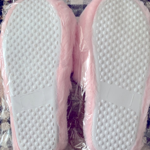 NEW Myy Melody slippers approx size 6/7 ladies - Picture 2 of 2